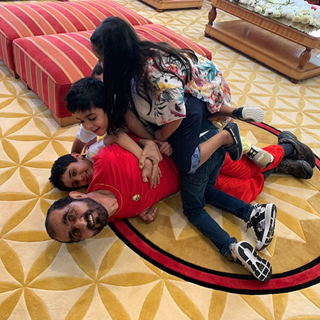 Эмир Дубая отпраздновал 70-летие в окружении детей и внуков в своем поместье в Великобритании