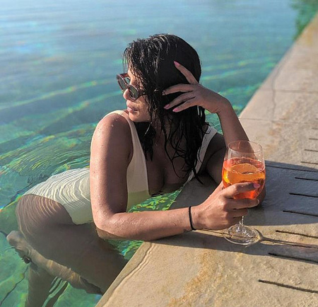 Приянка Чопра опубликовала фотосессию в купальнике, которую сделал для нее Ник Джонас