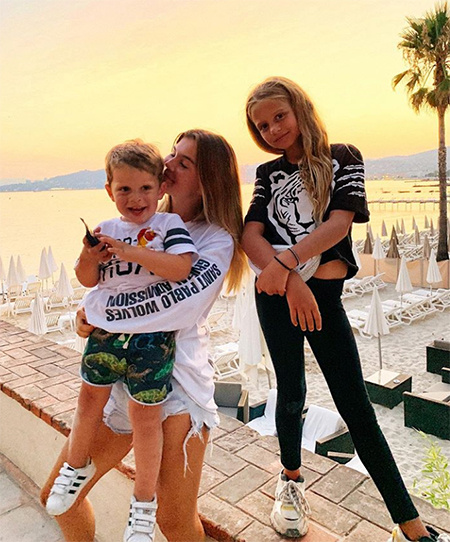 Впервые после Instagram-запрета: в сети появилось фото младшей дочери Анны Седоковой