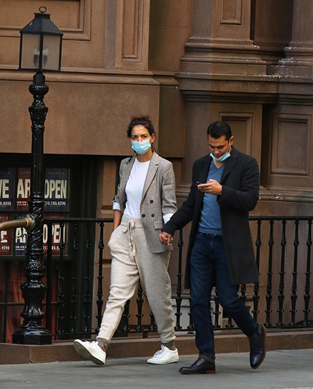 Все время вместе: Кэти Холмс и Эмилио Витоло на прогулке в Нью-Йорке