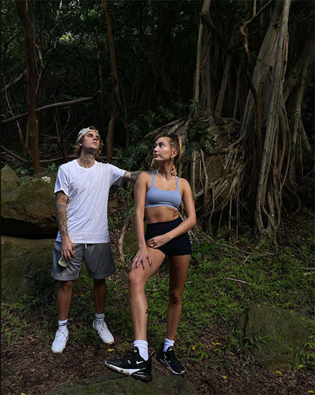Семейный альбом: Джастин и Хейли Бибер показали, как прошли их каникулы на Гавайях