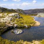 67980 Ковао-ду-Кончос: загадочное «озеро с дырой» в Португалии