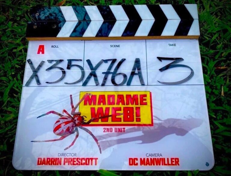 Красный паук на обновленном логотипе фильма «Мадам Паутина» по Marvel